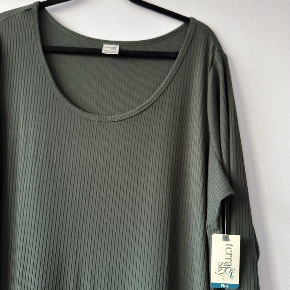 Terra & Sky Olive Long Sleeve Midi Dress - Picture 2 of 4